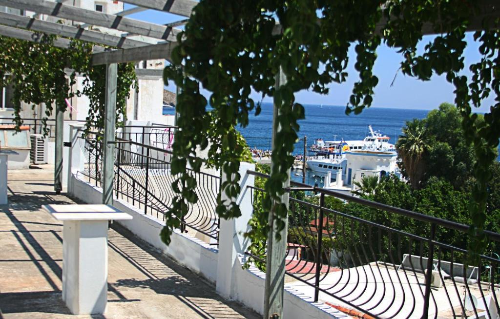 George Apartments Livadia  외부 사진